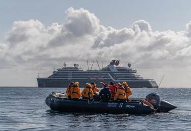 Seabourn Venture - Zodiacs 3.jpg
